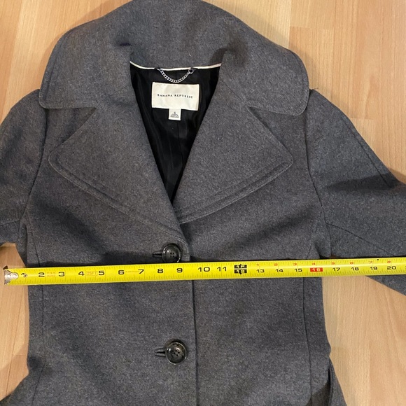 Banana Republic Grey Wool Winter Belted Coat EUC - Picture 6 of 8